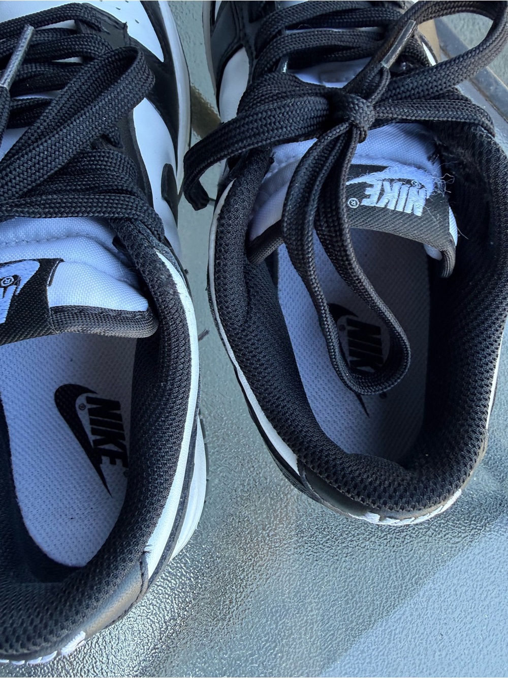Nike Women's Black and White Low-Top Sneakers - Picture 7 of 8